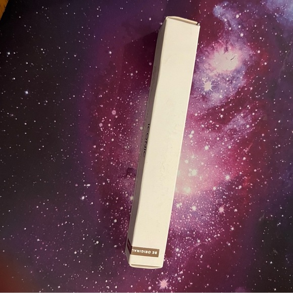 Iconic London TRIPLE THREAT MASCARA Intensely-black volumizing lengthen lifting - Picture 3 of 5